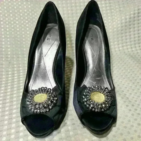 Apt 9 Womens Cindy Black Rhinestone Flower - Picture 10 of 11